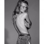 Anna Ewers 