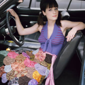 Zooey Deschanel 