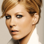 Jenna Elfman 