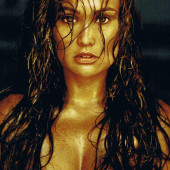 Tia Carrere 