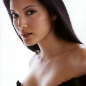 Kelly Hu 