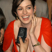 Anne Hathaway 