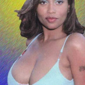 Lisa Nicole Carson 