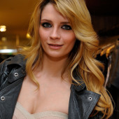 Mischa Barton 