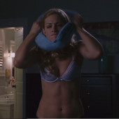 Beth Behrs sex-scene