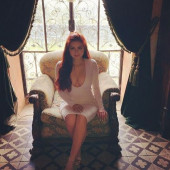 Ariel Winter 