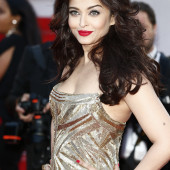 Aishwarya Rai dekollete