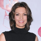 Alana De La Garza