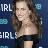 Allison Williams sexy