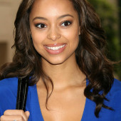 Amber Stevens West cleavage