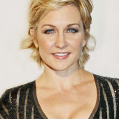 Amy Carlson boobs