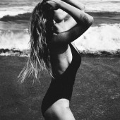 Anna Ewers body