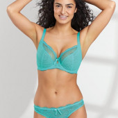 Anna Shaffer 