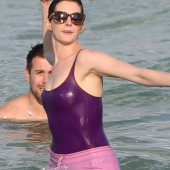 Anne Hathaway hot