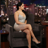 Ariel Winter legs