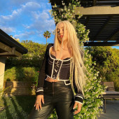 Ava Max 