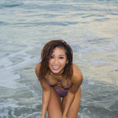 Brenda Song body