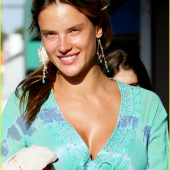 Alessandra Ambrosio 