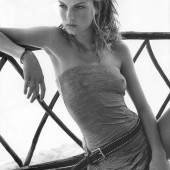 Angela Lindvall 