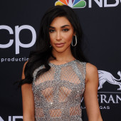 Chantel Jeffries braless