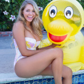 Courtney Tailor 