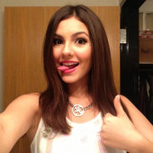 Victoria Justice 