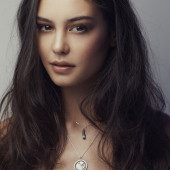 Courtney Eaton 