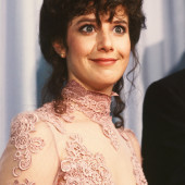 Debra Winger 