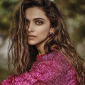 Deepika Padukone hot