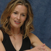 Elisabeth Shue photo