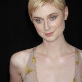 Elizabeth Debicki braless