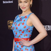 Emilia Clarke body