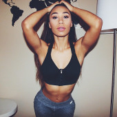 Eva Gutowski sexy