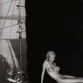 Eva Herzigova nude