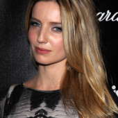 Annabelle Wallis 