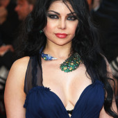 Haifa Wehbe dekollete