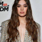 Hailee Steinfeld 