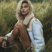 Hailey Bieber 