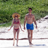 Heather Graham beach