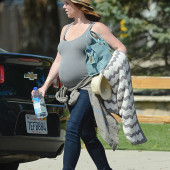 Jennifer Love Hewitt pregnant