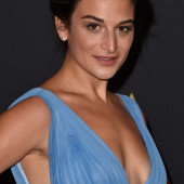 Jenny Slate cleavage