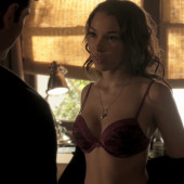 Jessica Parker Kennedy 