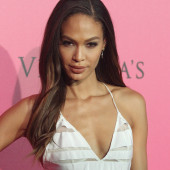 Joan Smalls sexy