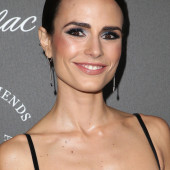 Jordana Brewster braless