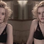 Julia Garner hot scene