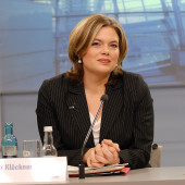 Julia Kloeckner dick