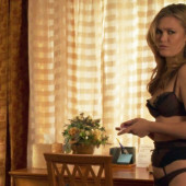 Julia Stiles hot scene