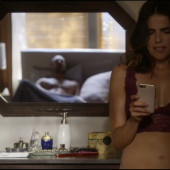 Karla Souza 