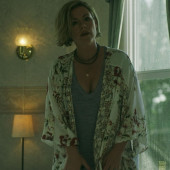 Kathleen Robertson 