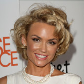 Kelly Carlson